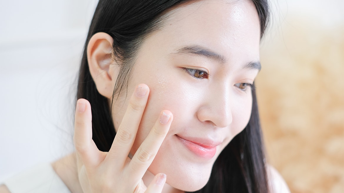 ผิวดูเรียบเนียน เปล่งปลั่ง ฉ่ำวาว แบบสาวเกาหลี